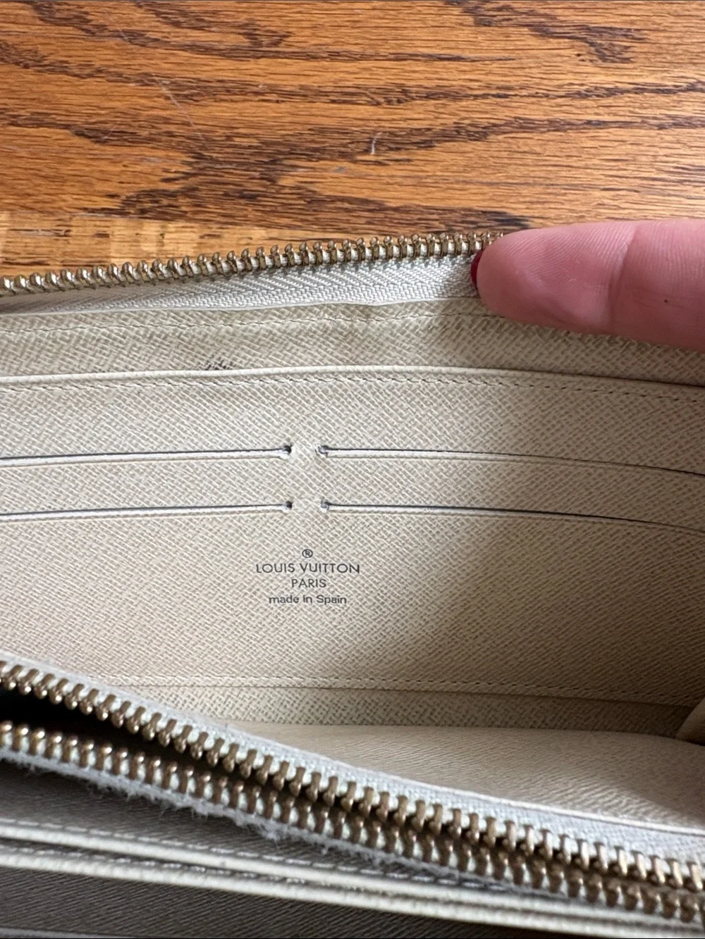 Louis Vuitton Damier Azur Zip Around Wallet - White & Gray